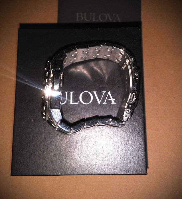 Bulova 98B162 Marine Star - Wodoszczelność:	10 ATM (100 m/330 stóp) !!