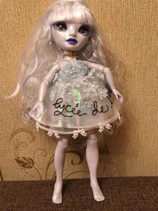 модна лялька Rainbow High