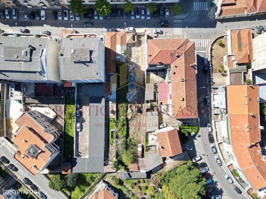 Apartamento T1 com Varanda a 600m do metro de Sto Ovídio