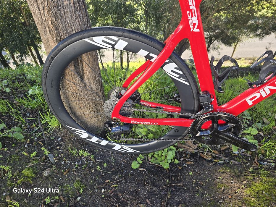 Pinarello disco 105 di2 12x2v rodas carbono