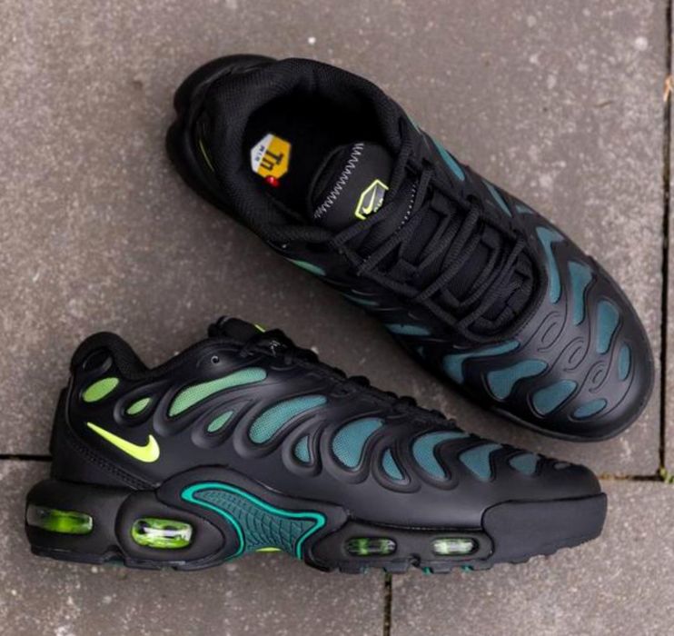 Nike Air Max Plus Drift кроссовки мужские черные с зелёным демисезон