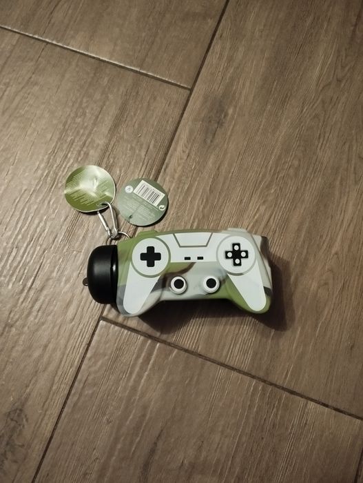 Bidon sylikonowy z karabińczykiem