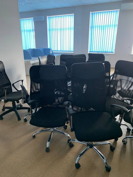 Продам количество кресел руководителя,менеджера,конфернц,офісный стул