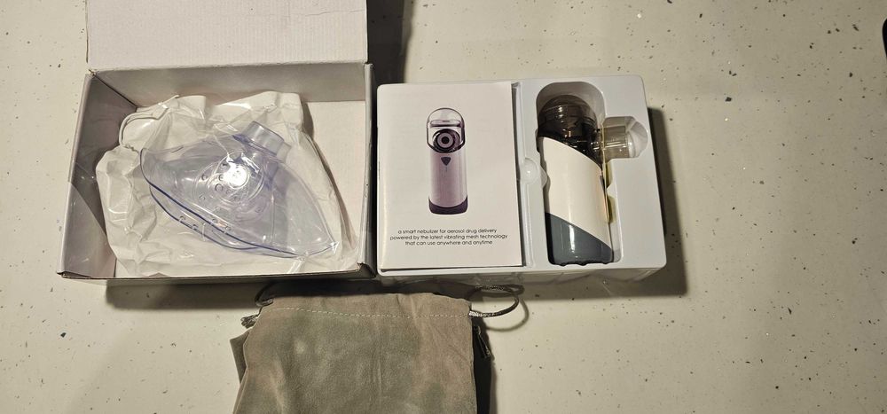 Nebulizator inhalator przenośny.