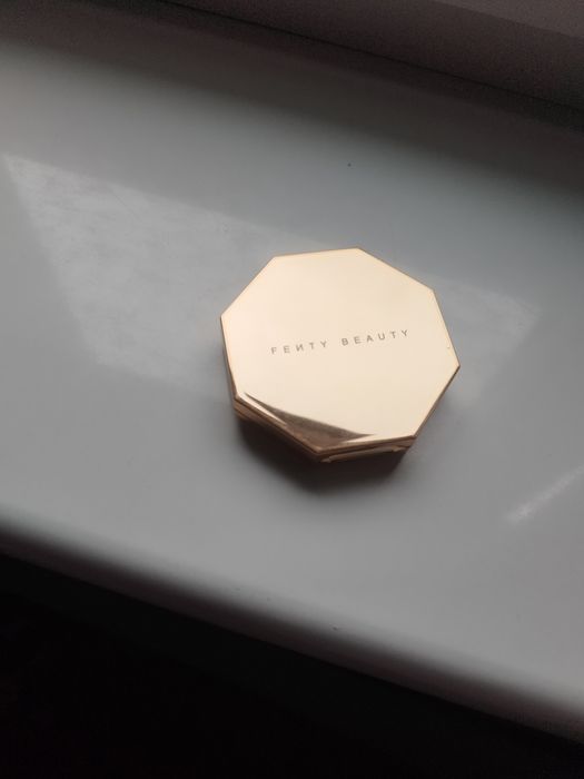Bronzer Fenty Beauty  stan dobry