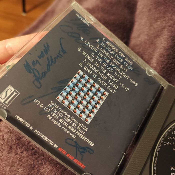 Collage Moonshine z autografami CD
