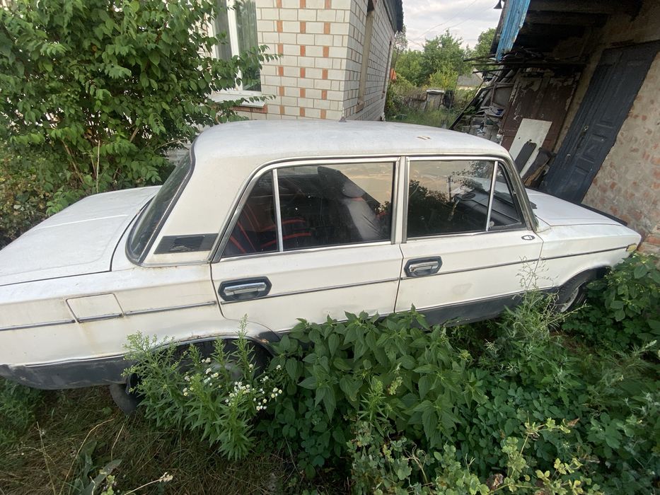 Машина Ваз 2106