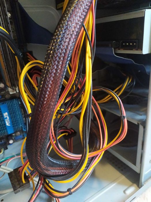 Komputer stacjonarny brak karty graficznej