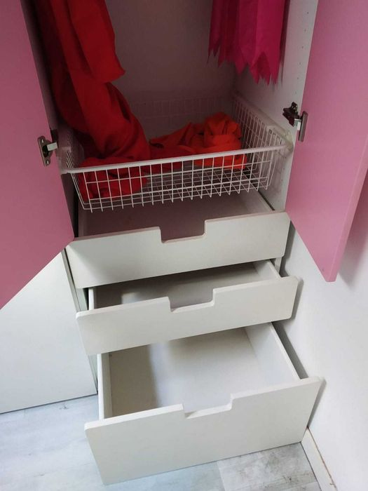 Roupeiro infantil/jovem branco e rosa – bom estado