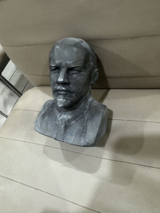 Скульптура,статуєтка