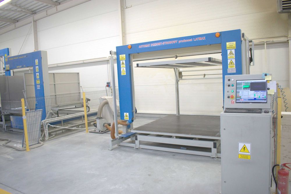 Maszyna do cięcia pianki - automat strunowy.