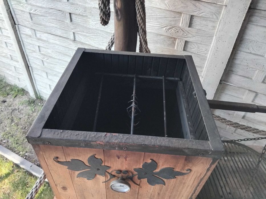 Grill betonowy, murowany z cegły