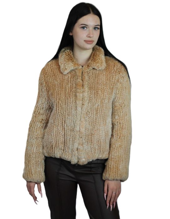 Sweterek pleciony camel