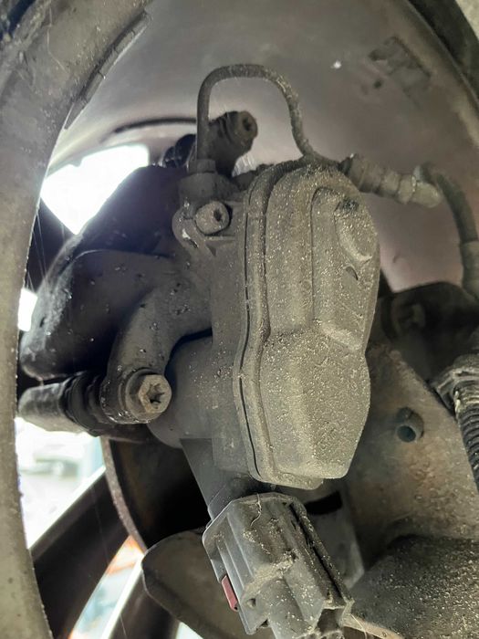 Zacisk Hamulca ręcznego elektryczny tył Renault Scenic 3