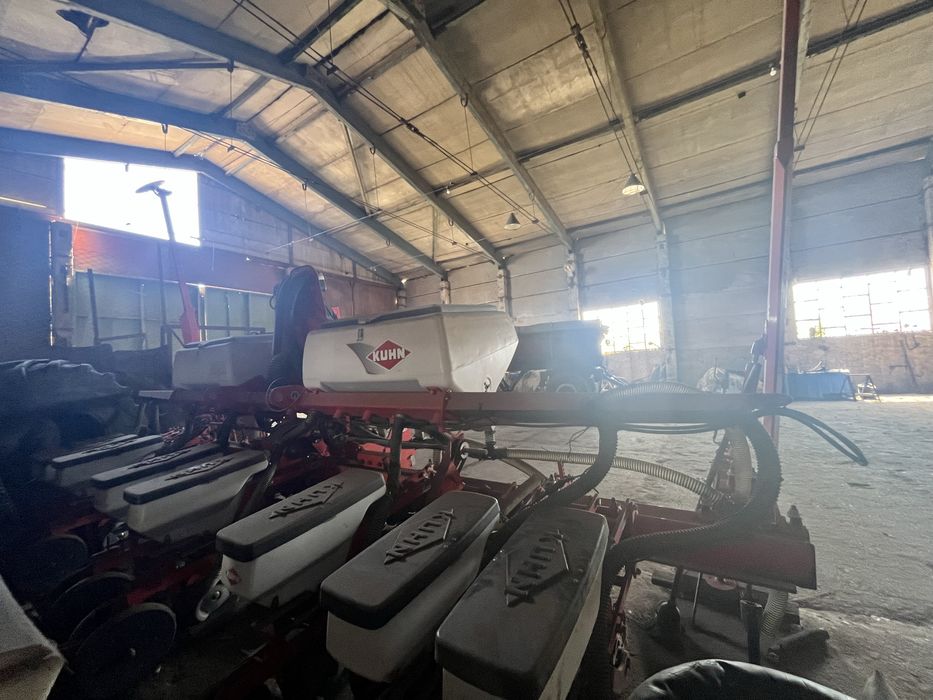 Сівалка пневматична точного висіву з центральним приводом Planter 3M 500x260L