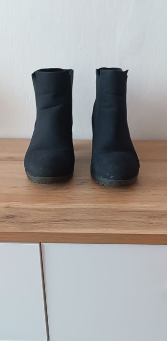 Damskie botki na obcasie granatowe zamszowe 39 26 cm