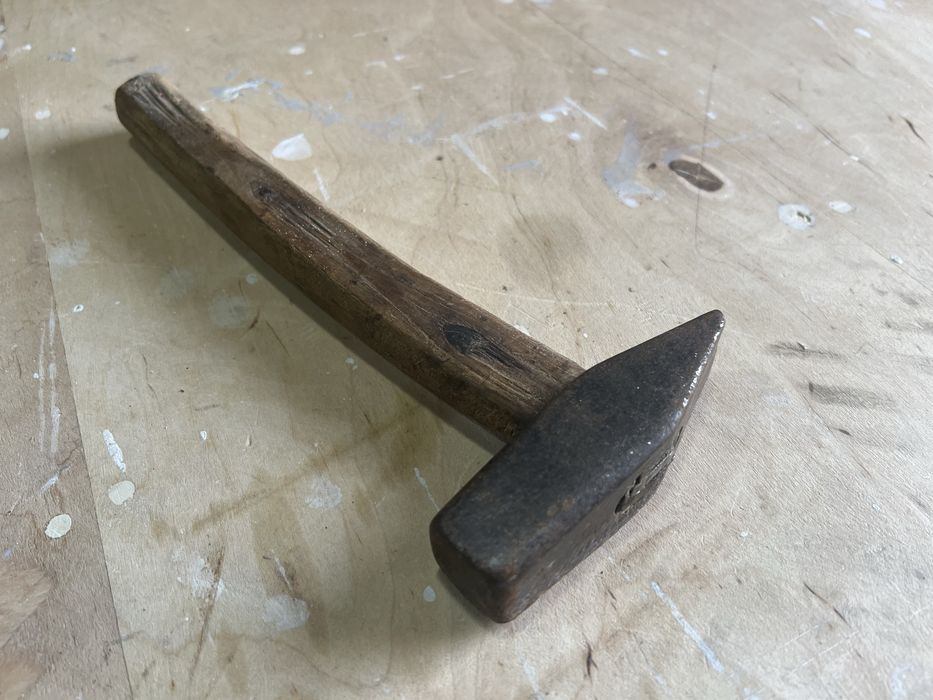 Молоток столярний