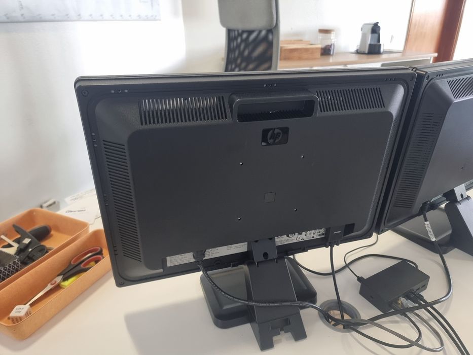 2 Monitores HP 22"
