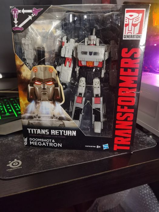 Transformer Titans Return DoomShot & Megatron