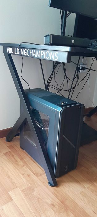 Secretária Gaming Trust GTX 711