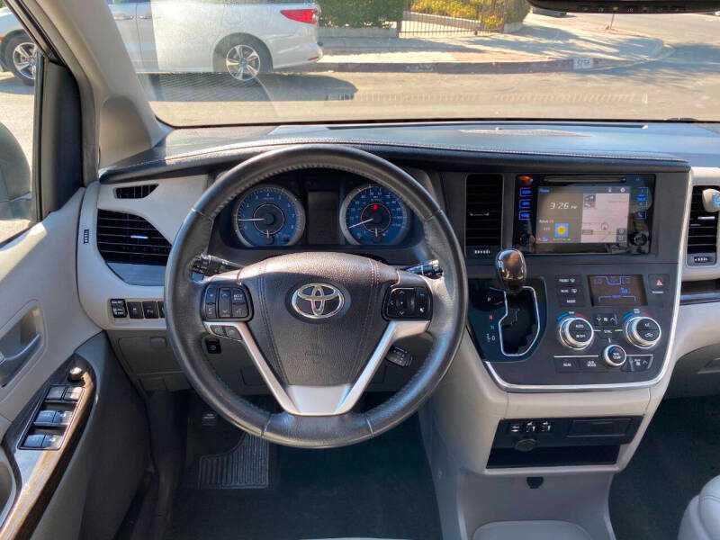 2017 Toyota Sienna
