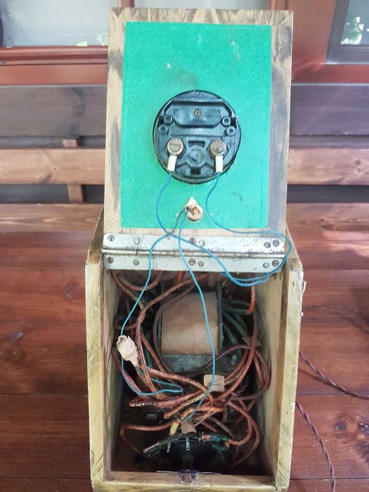 Стабилизатор напряжения Эльбрус, раритет  .