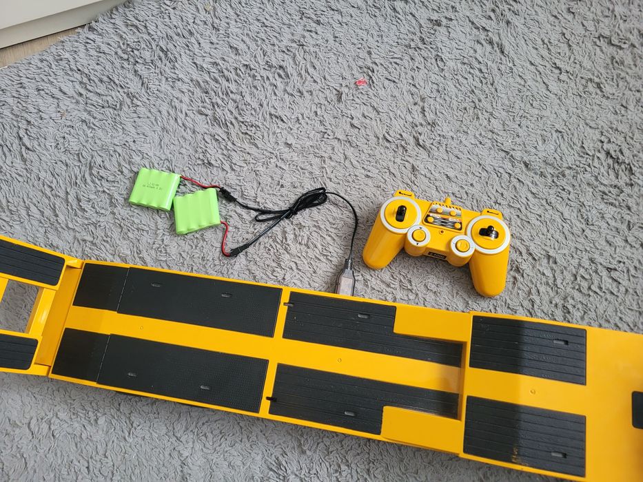 autolaweta  rc ciężarówka  pilot akumulatory  83cm długości