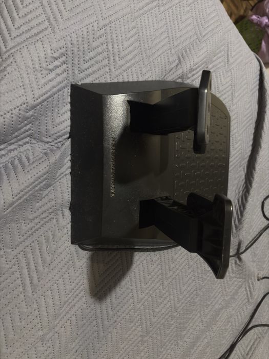Volante e pedais thrustmaster t150