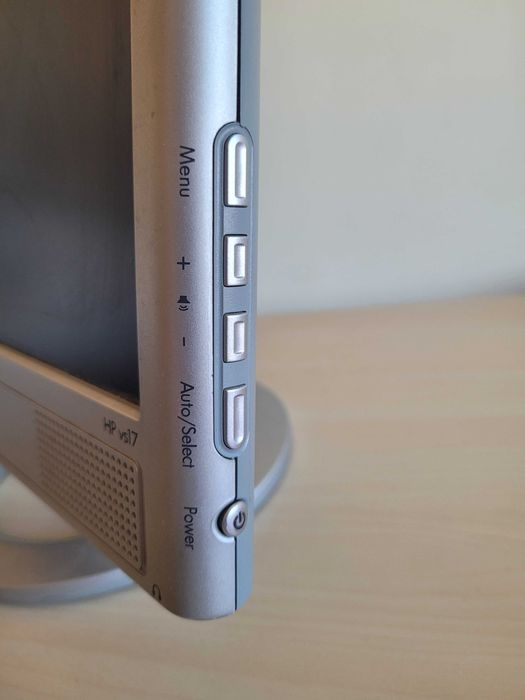Monitor de computador HPvs17