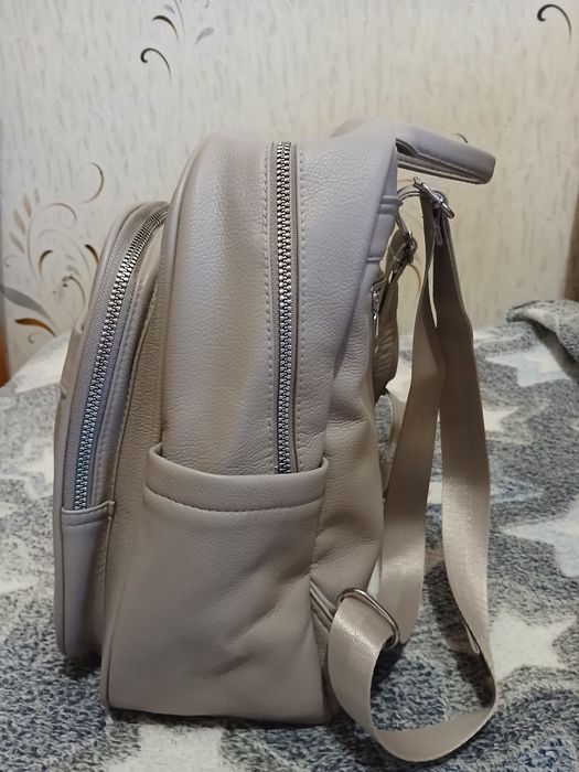 Рюкзак кожзам, серого цвета
