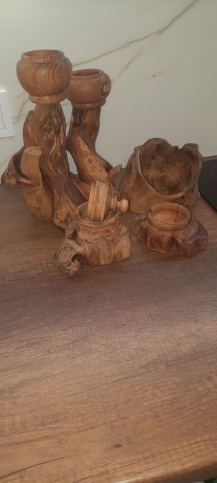 з можевелового дерева.