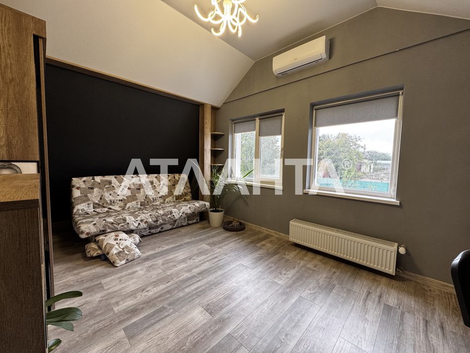 Современный уютный дом пригороде