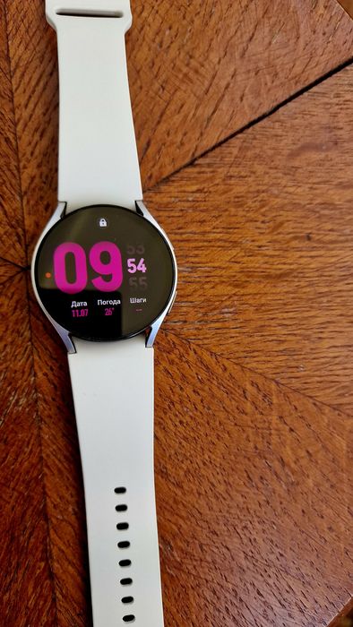 Продам Смарт-годинник Samsung Galaxy Watch6 40mm (Gold) SM-R930NZEASEK