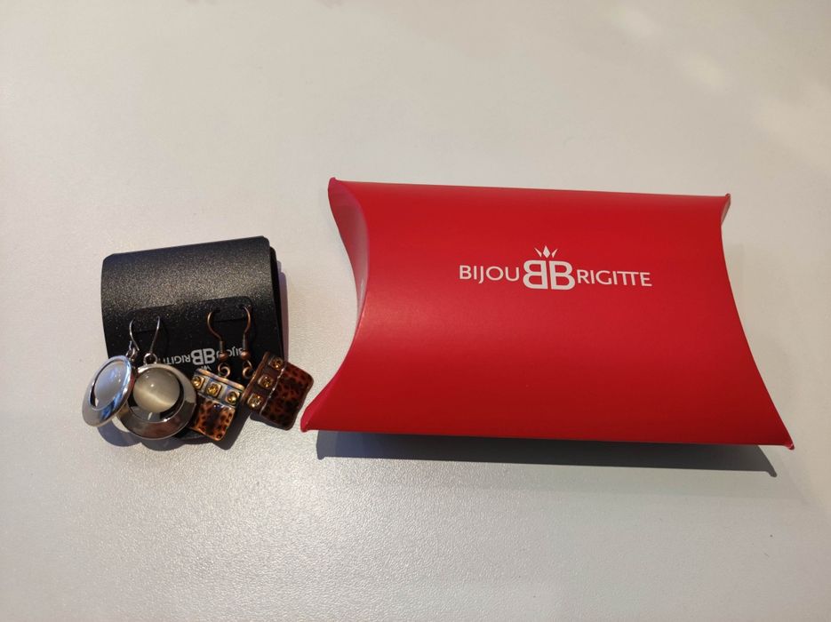 Nowe kolczyki wiszące Bijou Brigitte Cat Eye cena za 2 pary! pudełko