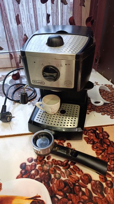 Кофеварка эспрессо DELONGHI