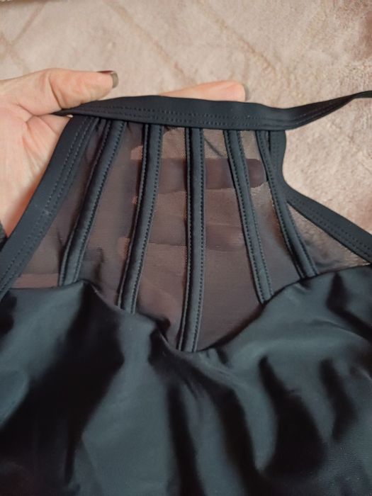 Купальник суцільний новий