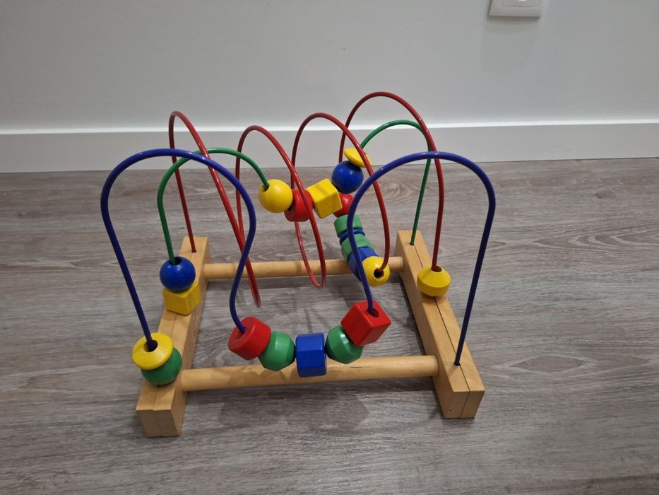 Brinquedo sensorial estilo Montessori