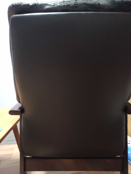 Dwa solidne fotele - lite drewno