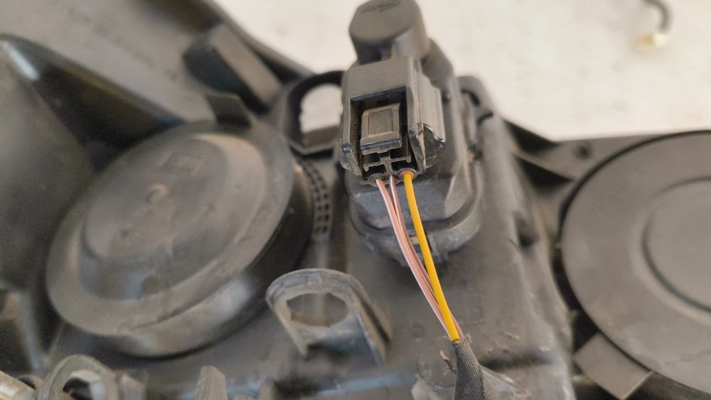 Ótica / farol esquerda RENAULT Megane IV (B9A/M_)