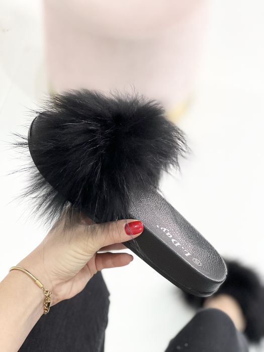 Klapki czarne z naturalnym futerkiem !