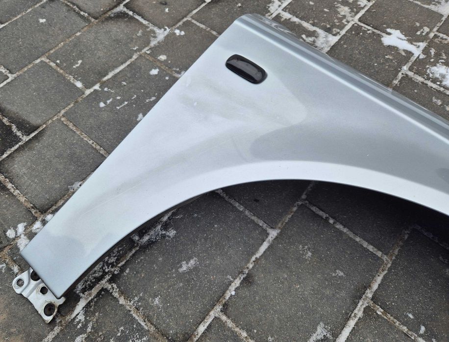 Błotnik przedni prawy Audi A4 B7 LY7W