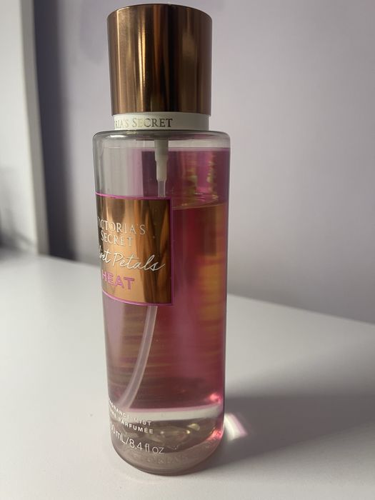 Спрей Victoria’s secret , Velvet Petals Heat