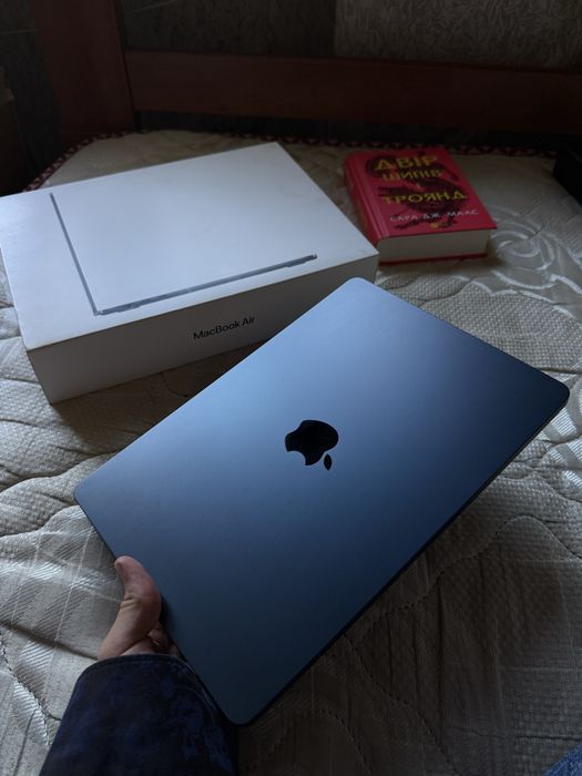 MacBook air 13(M2) 16/256 Gb
