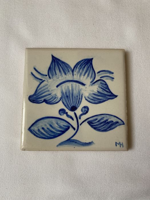 Azulejos Viúva Lamego com flor