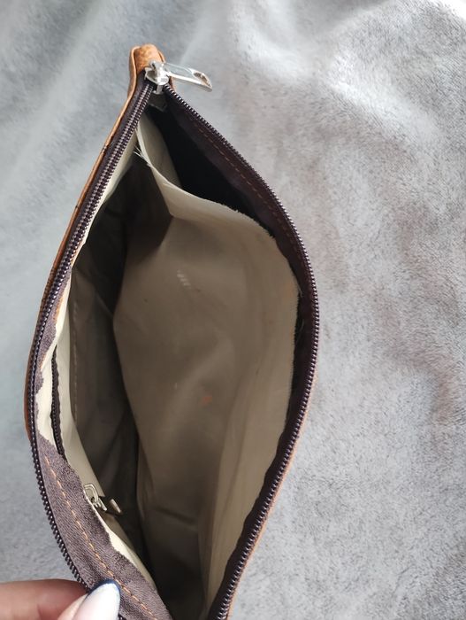 Koniakowa torebka MCM + kosmetyczka