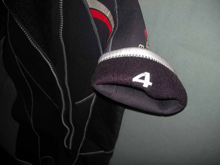Fato neoprene de mergulho ou pesca submarina.
