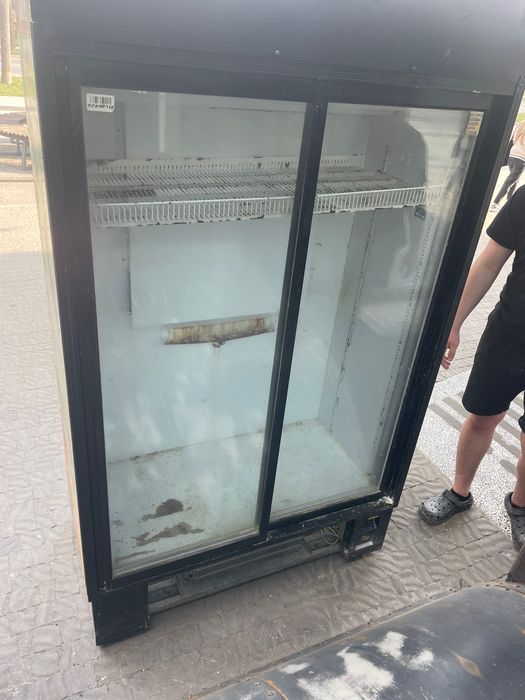 Холодильна вітрина