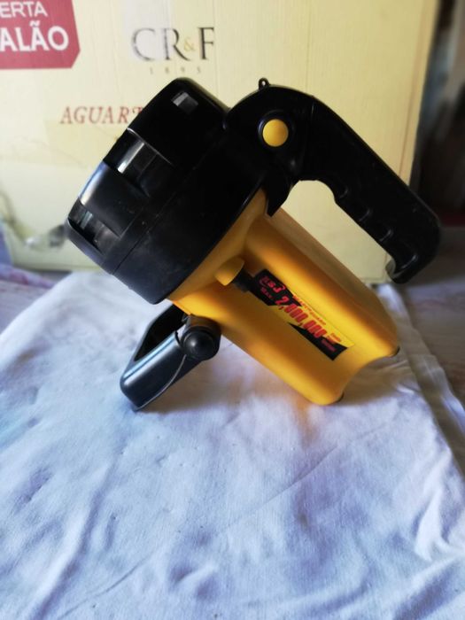 Lanterna ou projector led