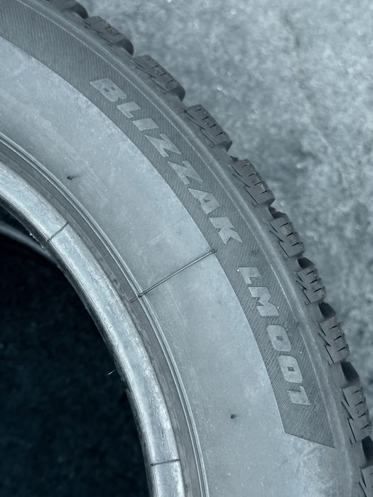 215 55 17 Bridgestone Blizzak LM001 90% 2025 Шини Зима