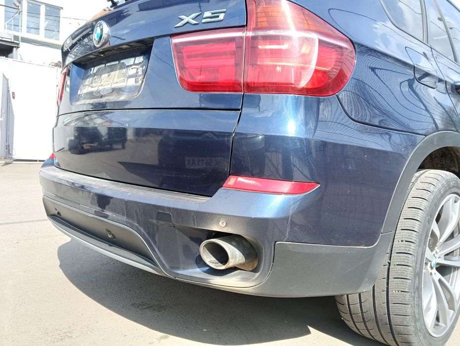 Задний бампер рестайл БМВ Х5 Е70 Задній бампер BMW X5 E70 колір А300